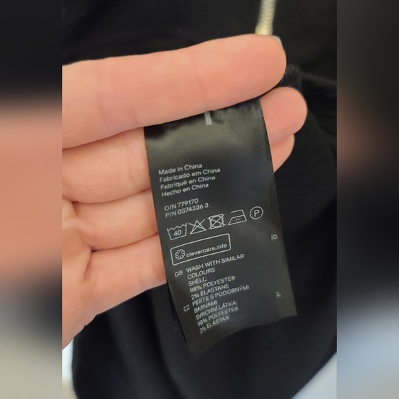 H&M Divided Black Dress - size 8 - Picture 6 of 6